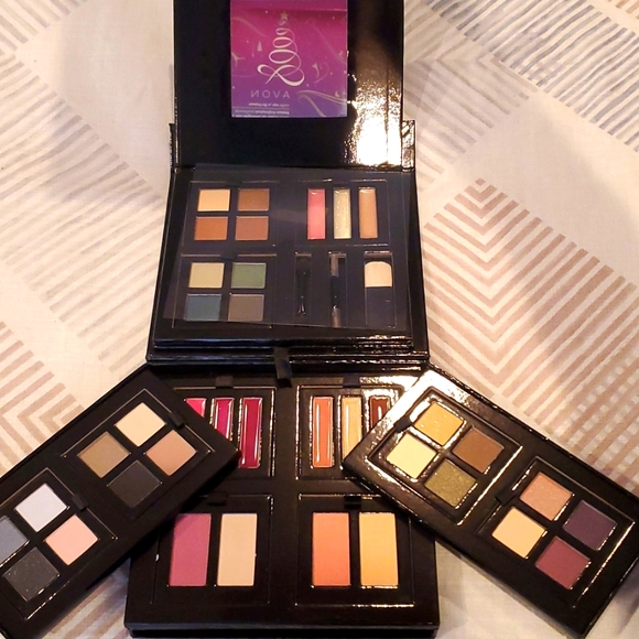 Avon makeup palette - Picture 1 of 4